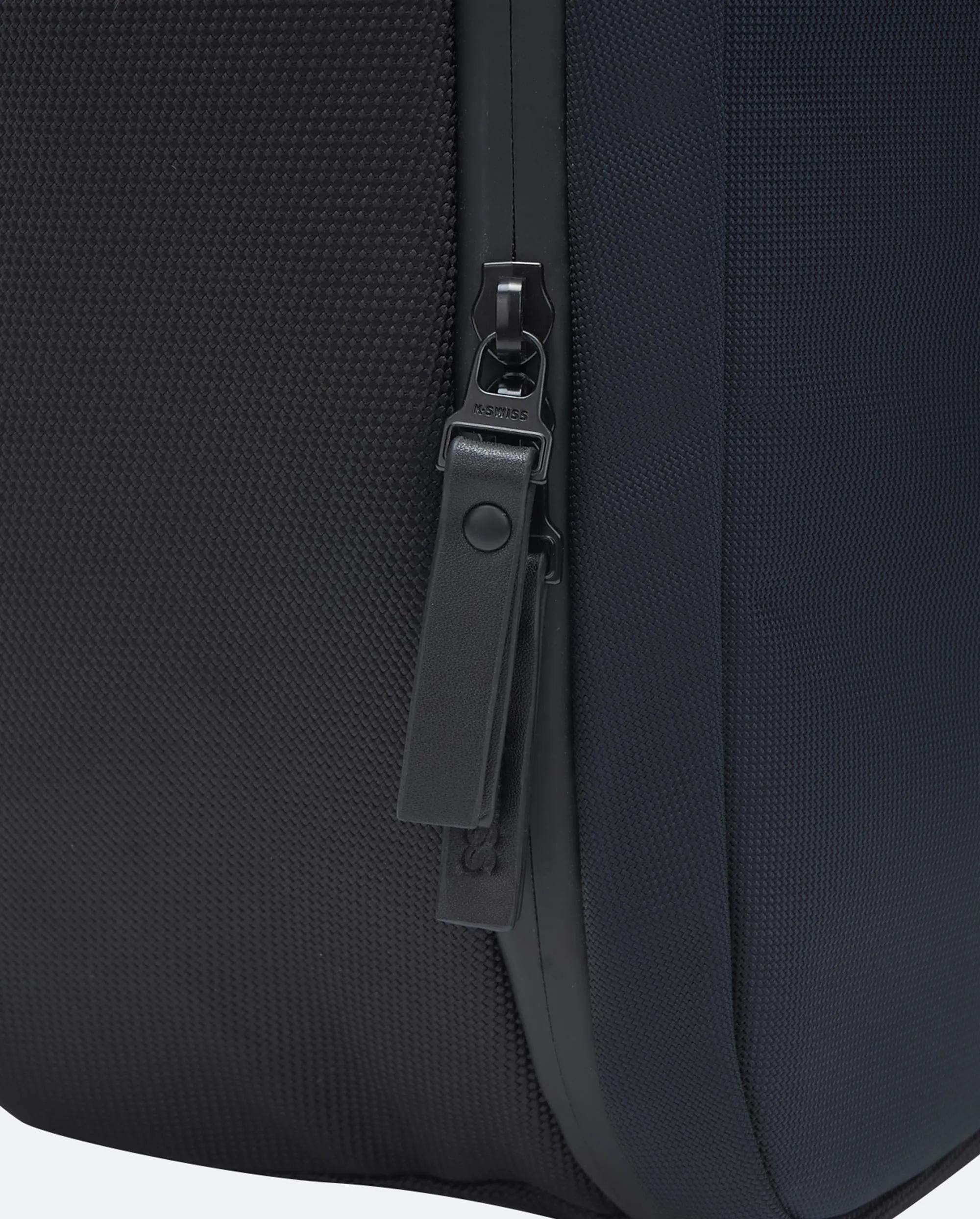 BG385-008 | K-SWISS LOGO BACKPACK | BLACK