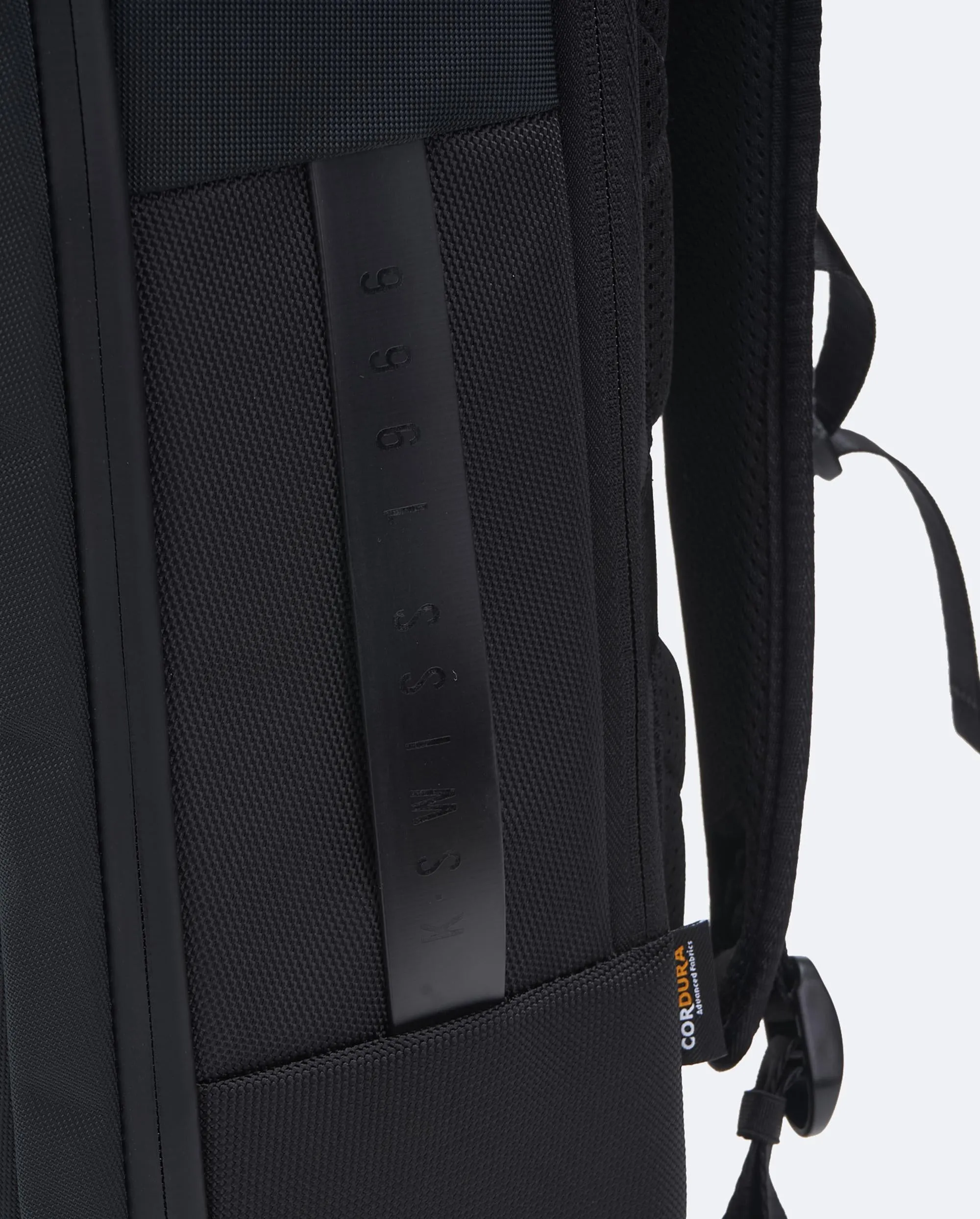 BG385-008 | K-SWISS LOGO BACKPACK | BLACK