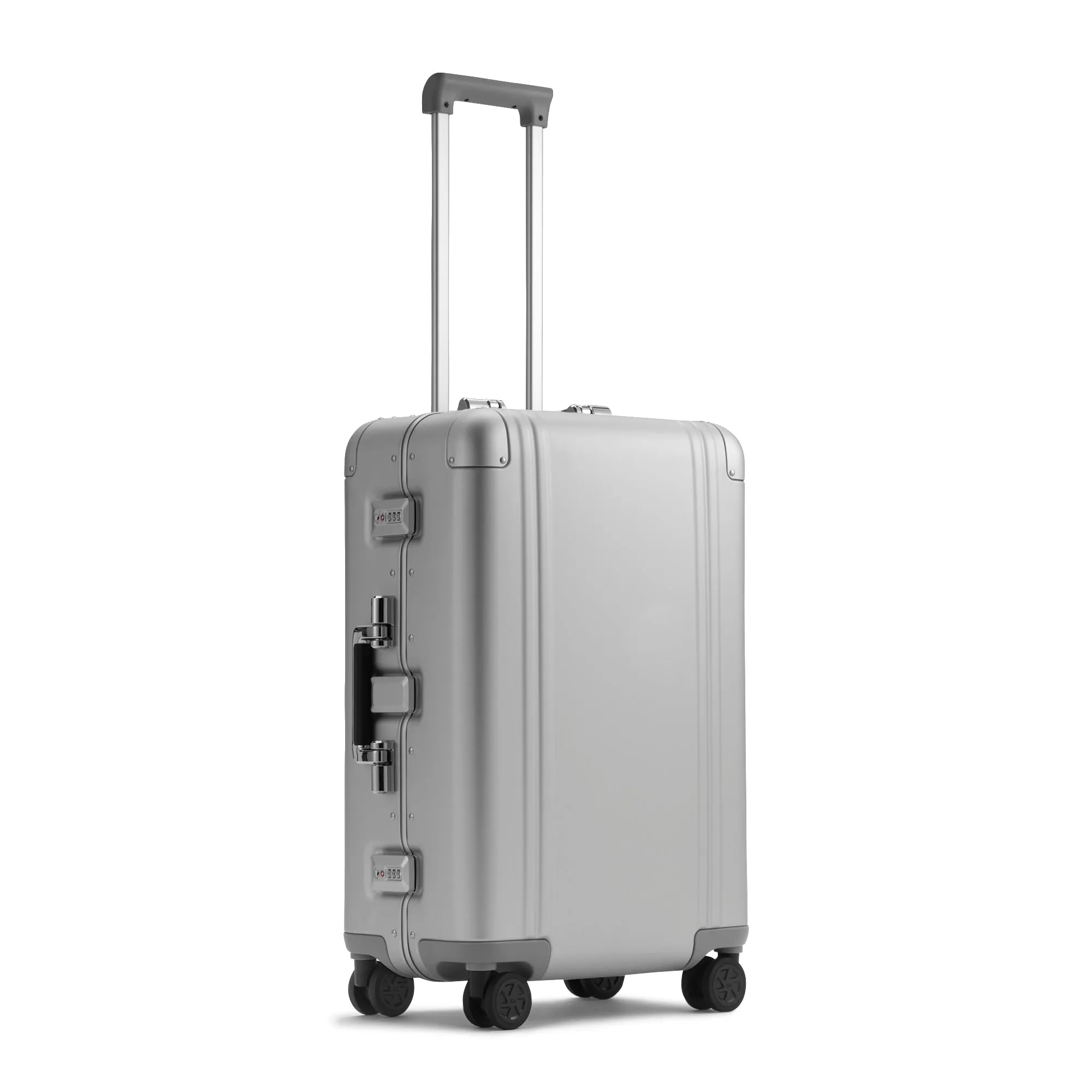 Classic Aluminum 3.0 | Medium Travel Case 59L