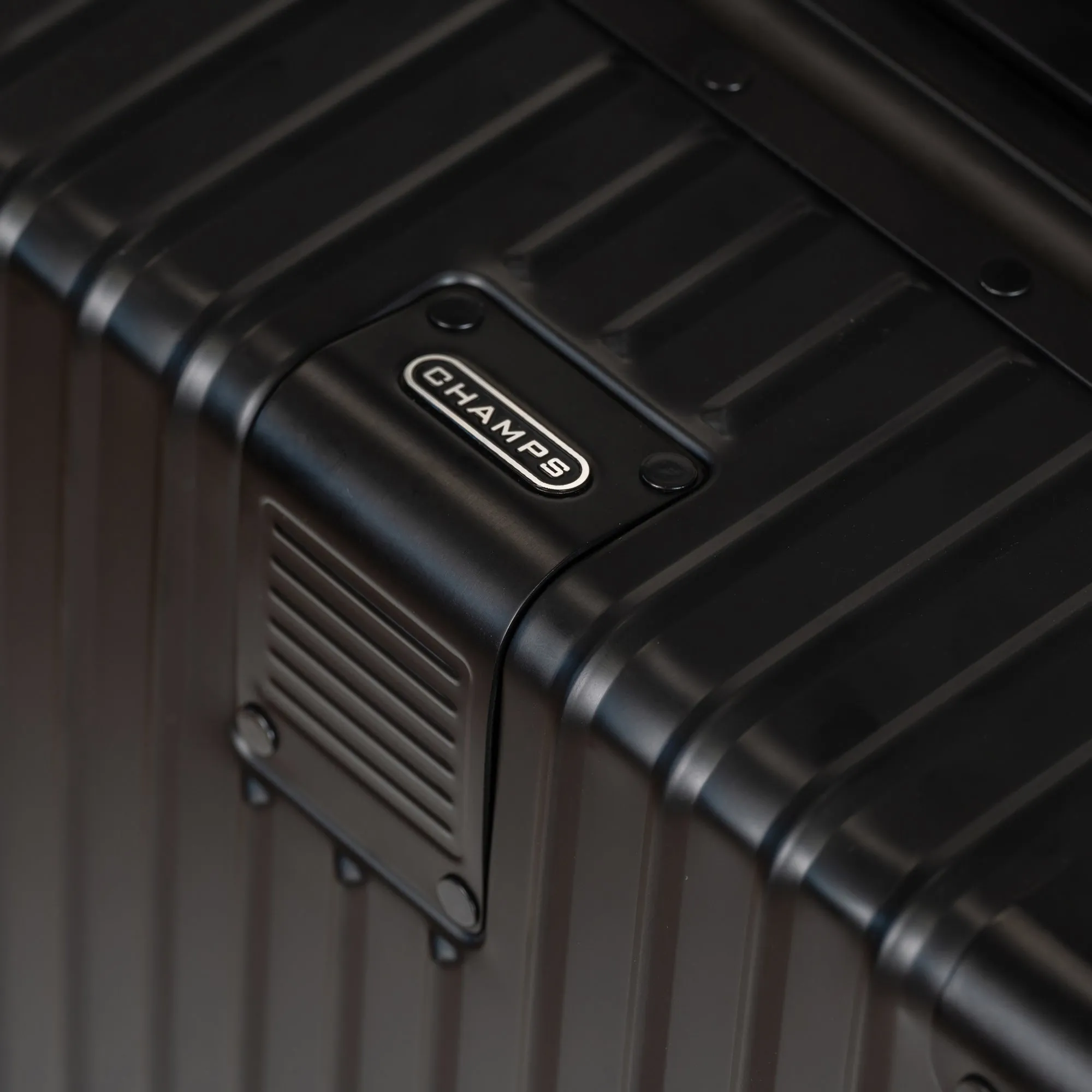 Elite / Aluminum Carry-on *Drop Ship*