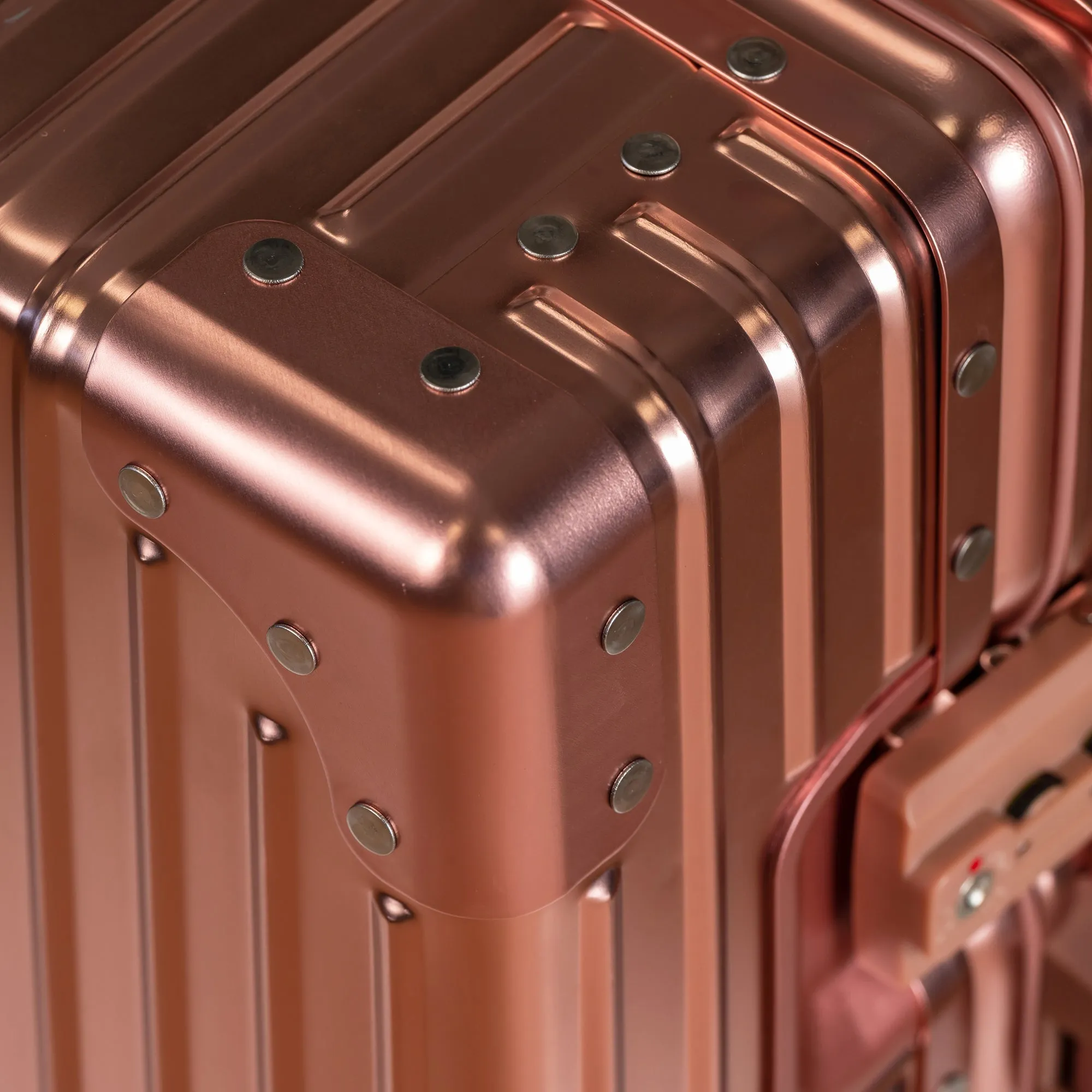 Elite / Aluminum Carry-on *Drop Ship*