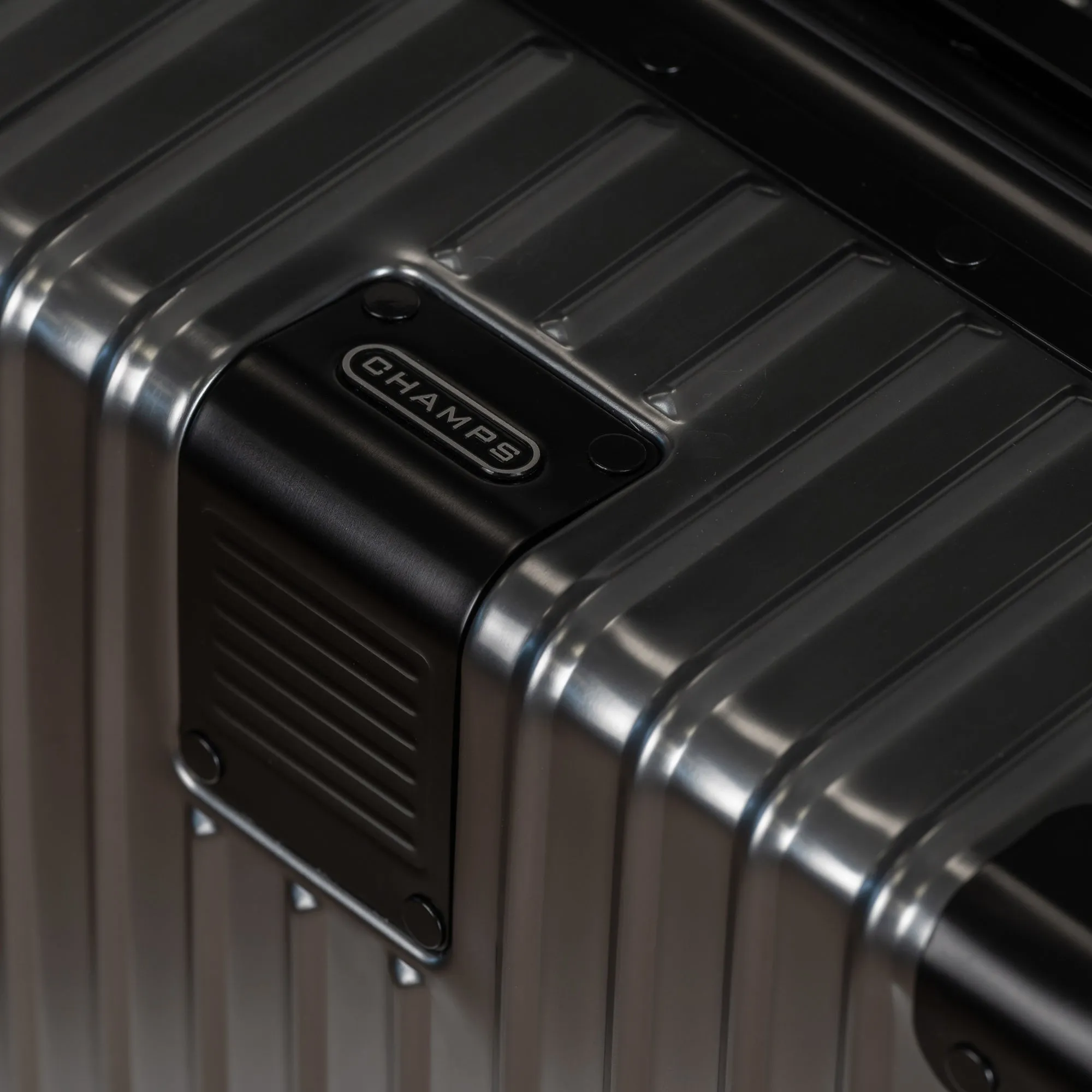 Elite / Aluminum Carry-on *Drop Ship*