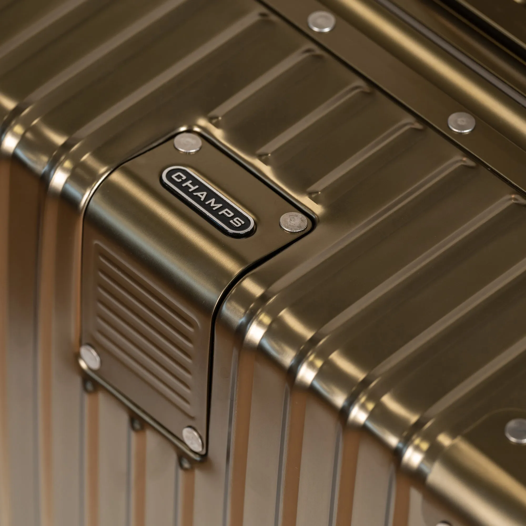 Elite / Aluminum Carry-on *Drop Ship*