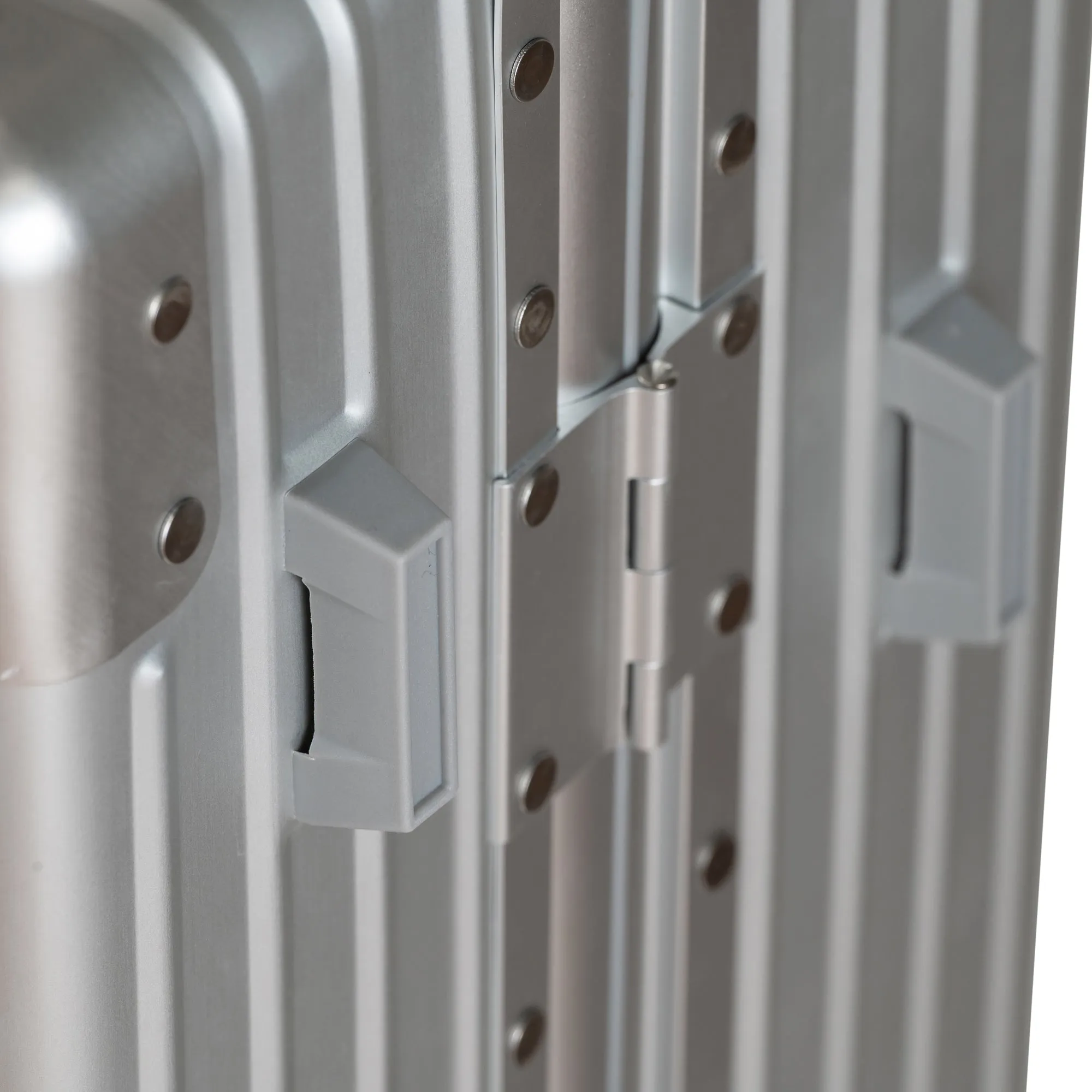 Elite / Aluminum Carry-on *Drop Ship*