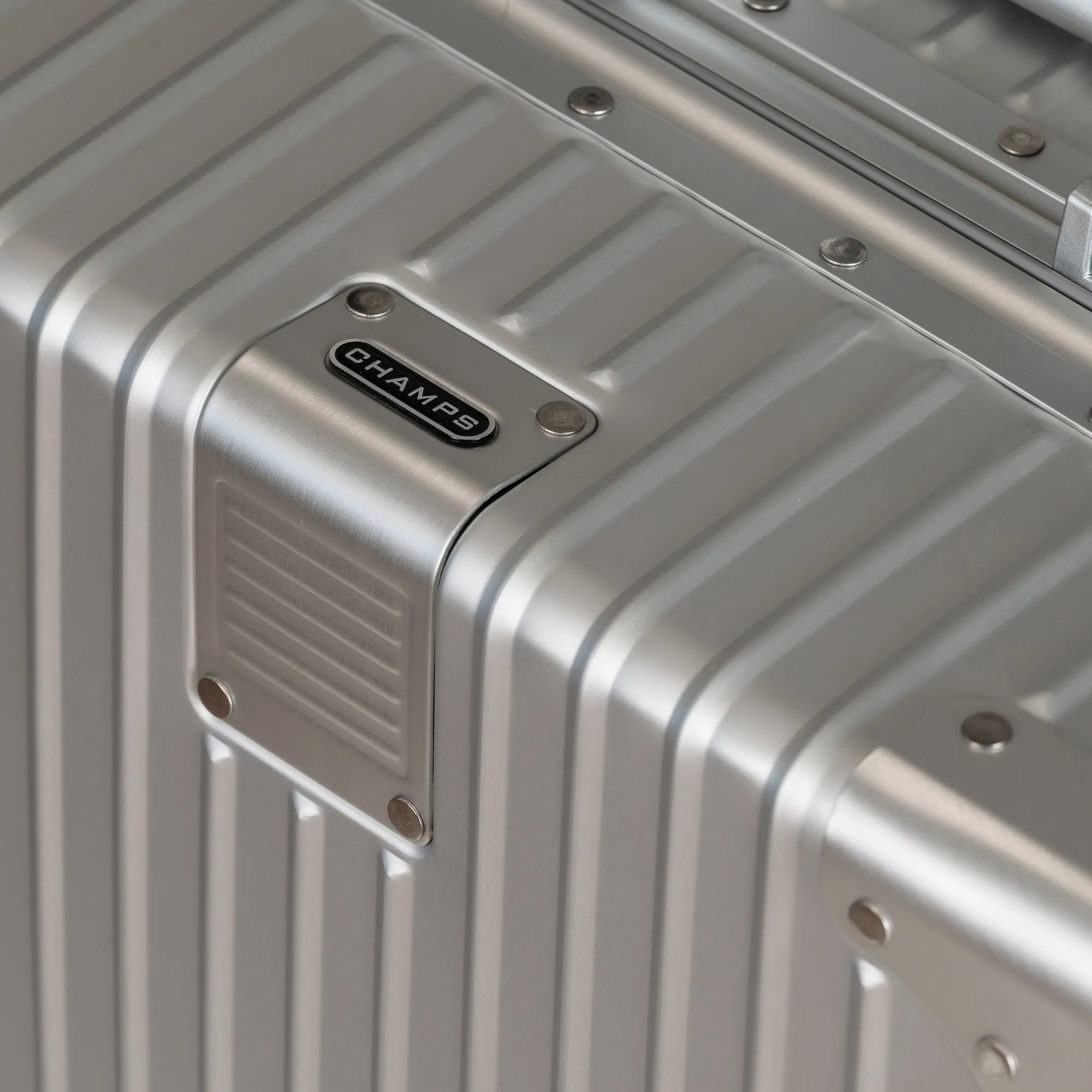 Elite / Aluminum Carry-on *Drop Ship*