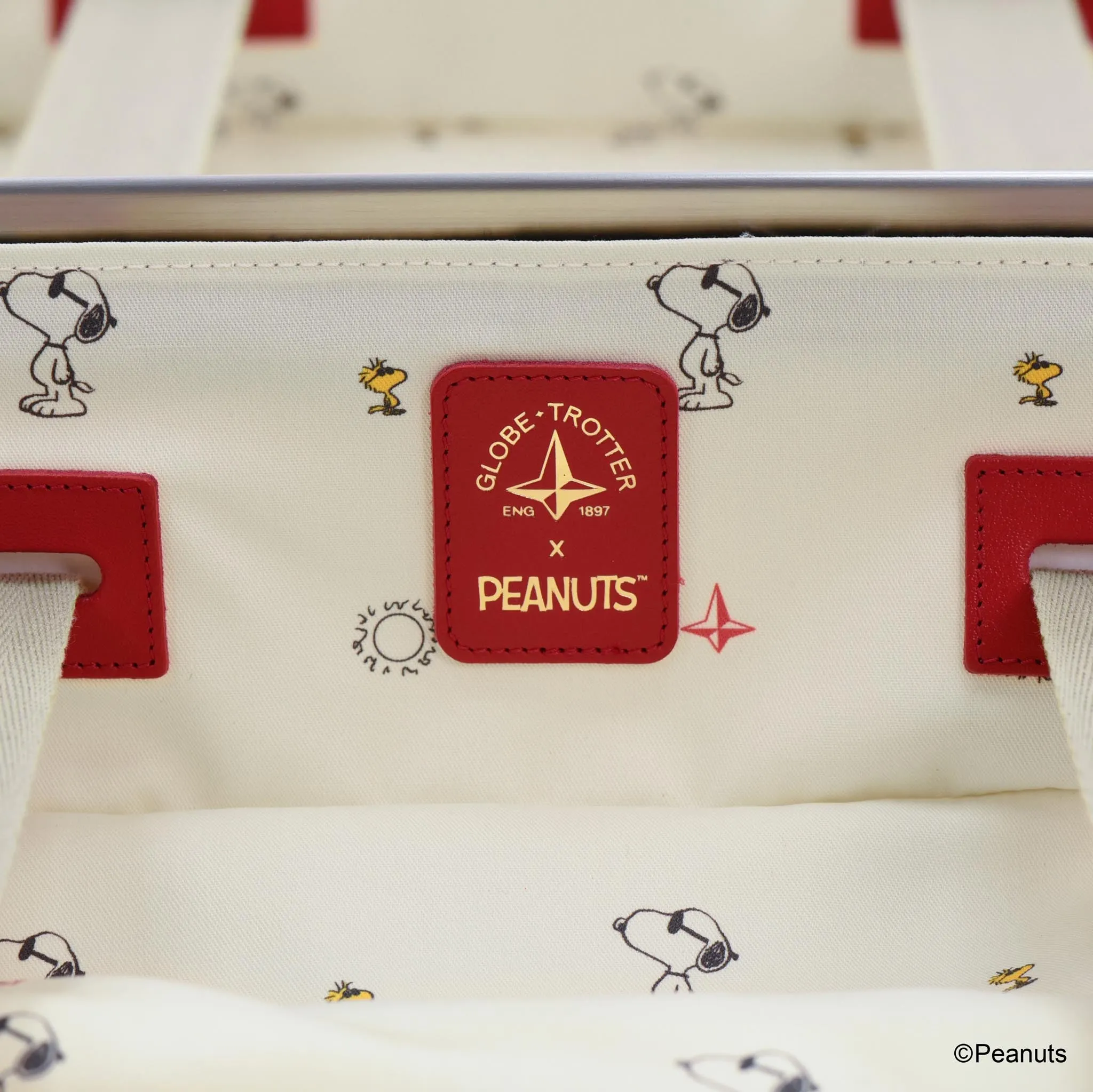 PEANUTS · Carry-On - 4 Wheels | Ivory/Red/Gold