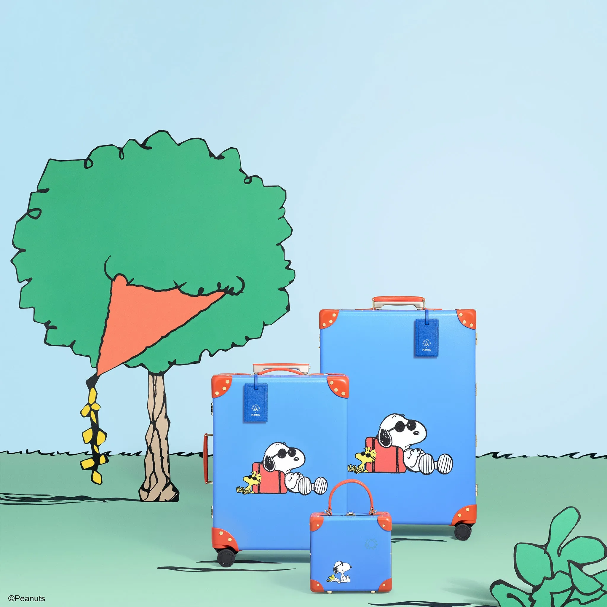 PEANUTS · Large Check-In - 4 Wheels | Royal Blue/Orange/Gold
