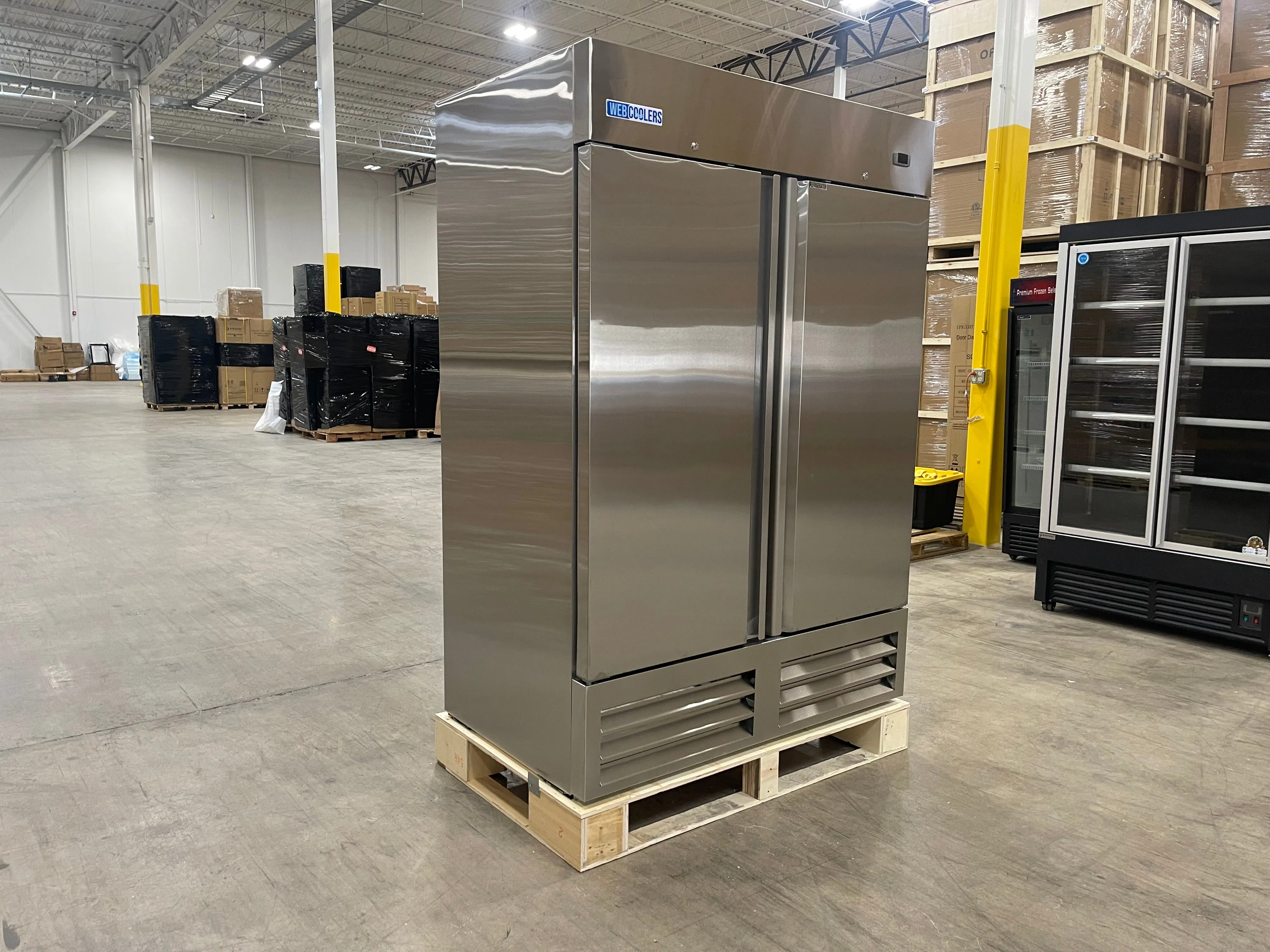 Reach In 55'' wide Two Door Refrigerator Commercial Refrigerator 46 Cu.ft Cooler