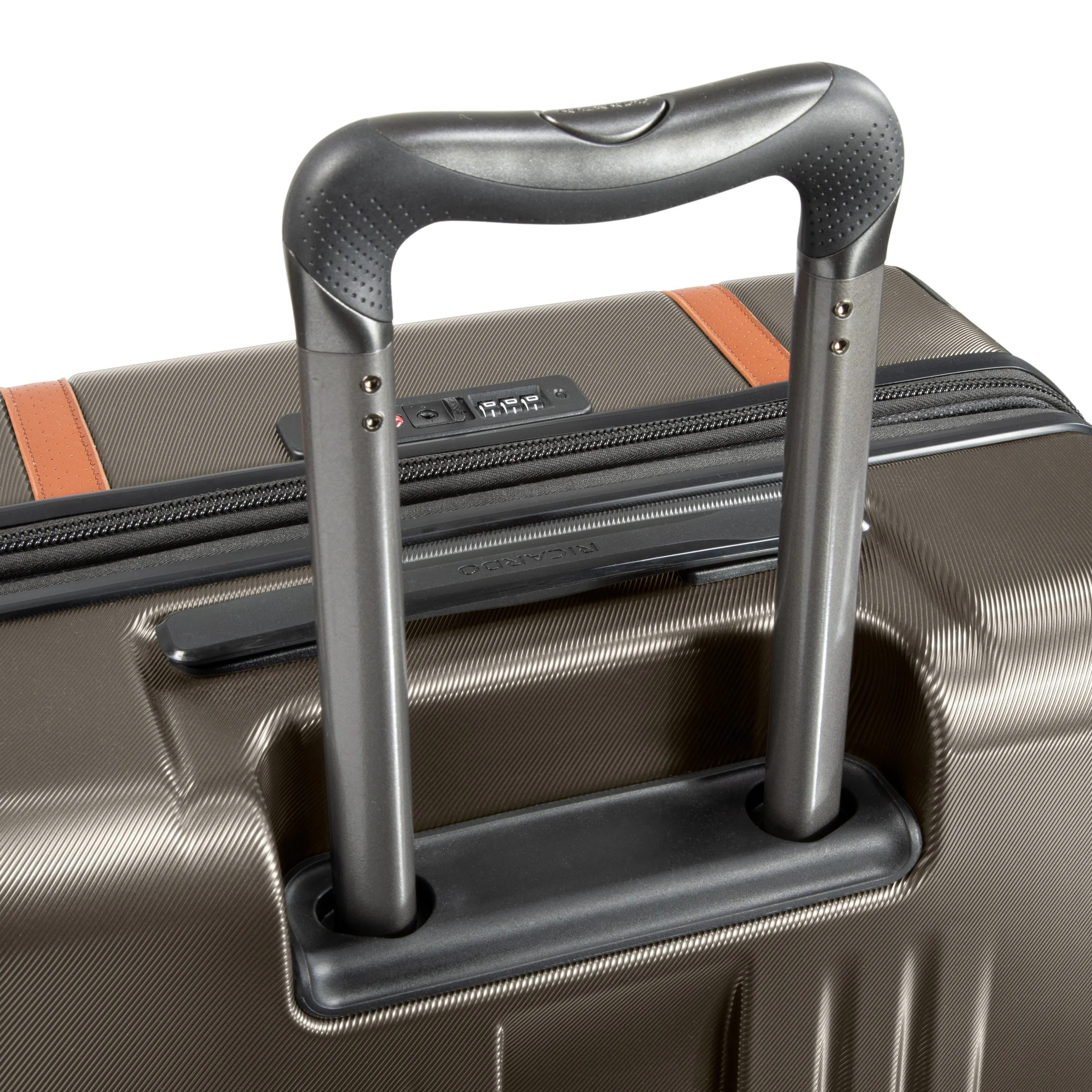 Ricardo Beverly Hills Montecito 2.0 Hardside Medium Check-In Expandable Spinner Luggage