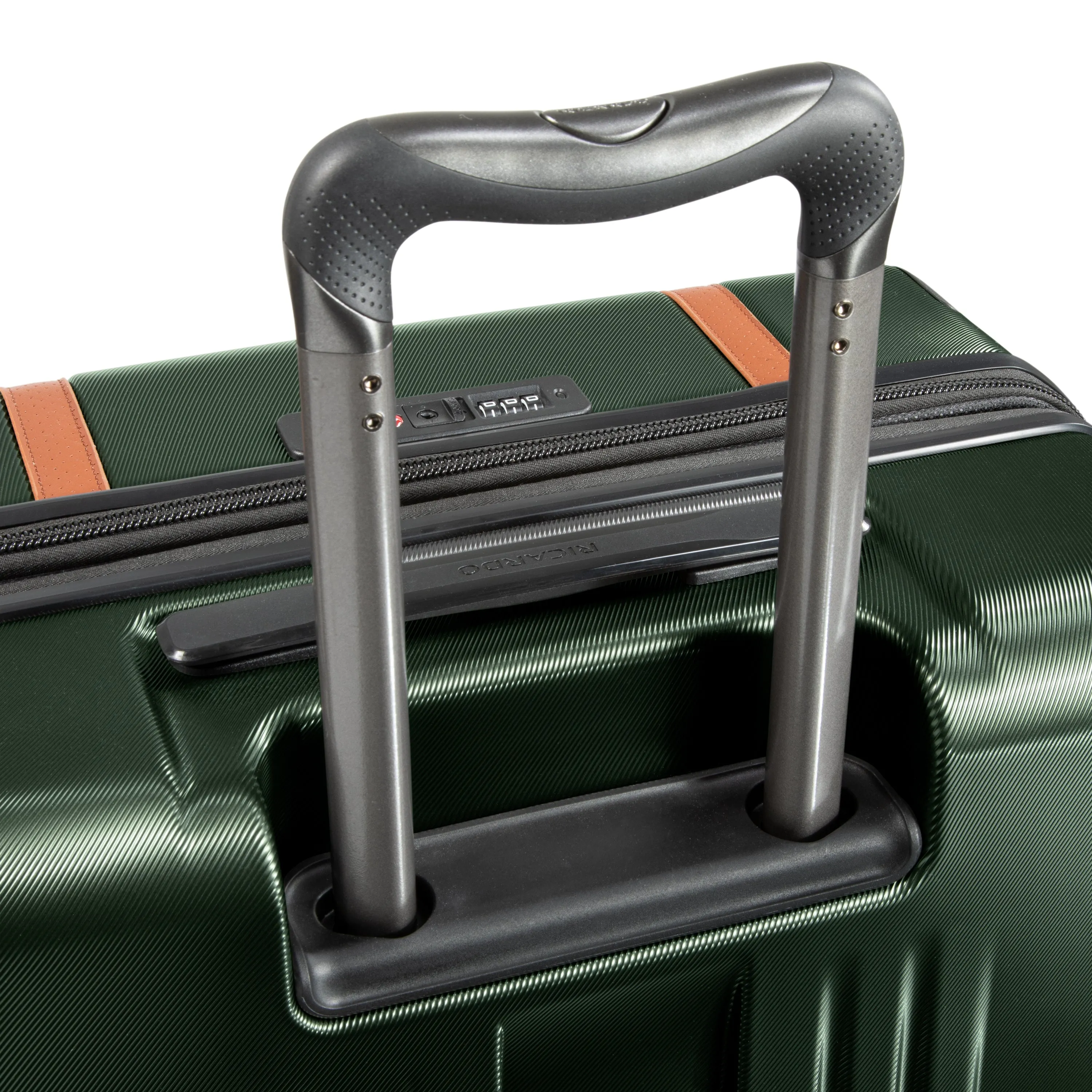 Ricardo Beverly Hills Montecito 2.0 Hardside Medium Check-In Expandable Spinner Luggage
