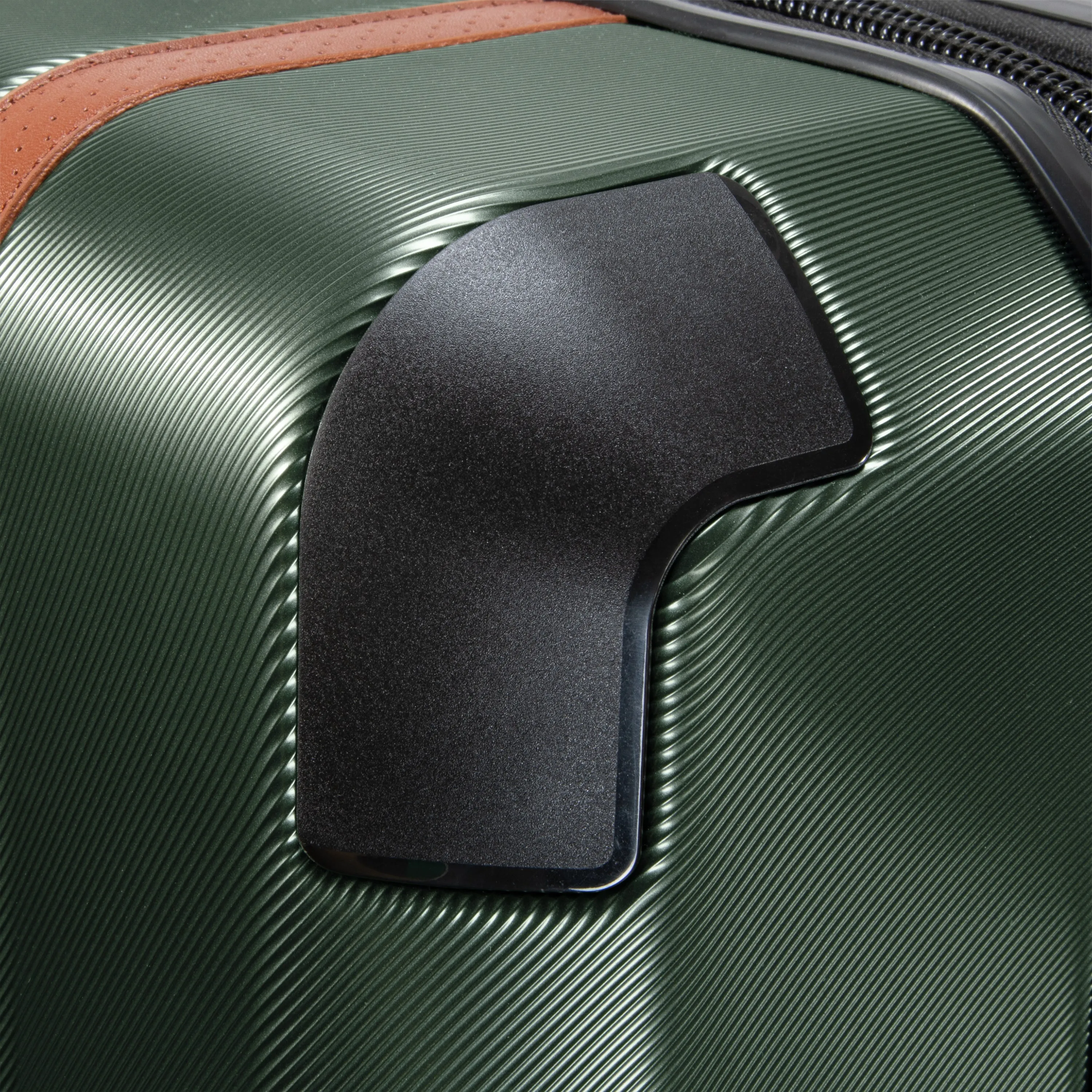Ricardo Beverly Hills Montecito 2.0 Hardside Medium Check-In Expandable Spinner Luggage